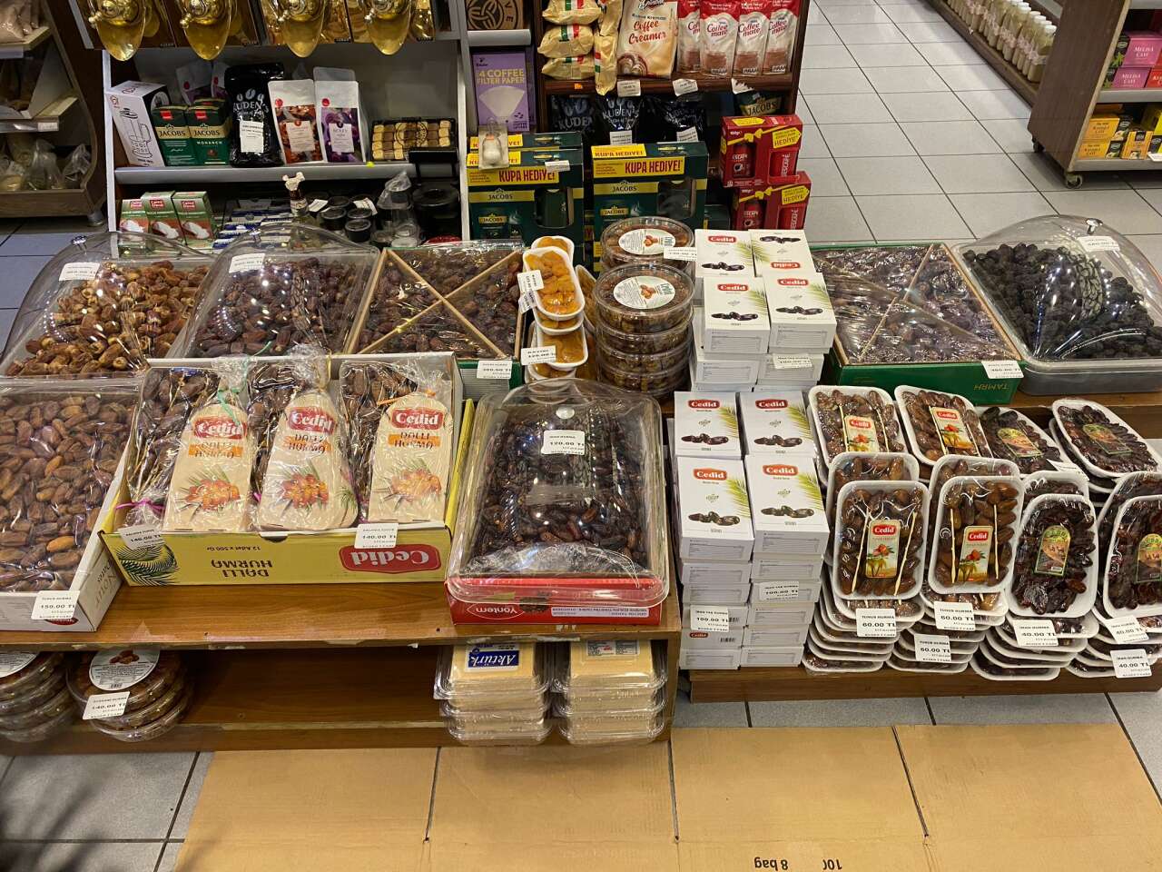 Ramazan Sofralarının Vazgeçilmezi Hurma, Menteşe’de Kuden Kahve’de Satışta 1